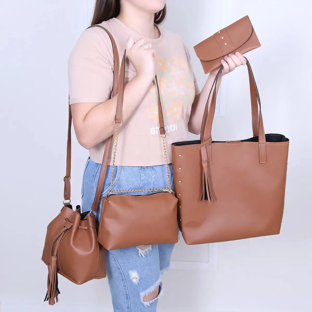Kit de Bolsas Femininas GetShow com 4 Peças: Sacola, Saquinho, Baladinha e Carteira - imagem 2